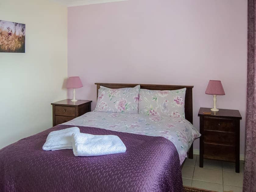 Attractive double bedroom | Lobster Ponds, Helmsdale