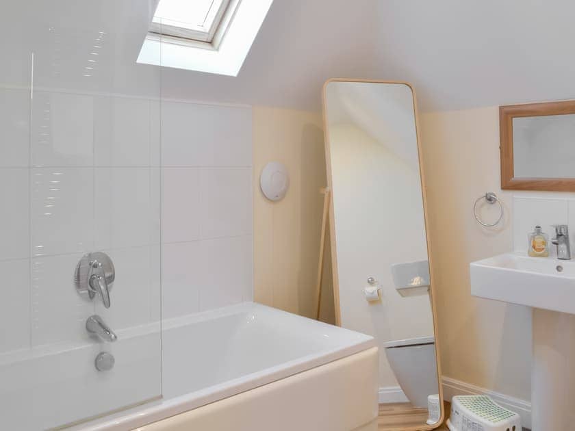 Bathroom | Captain’s Retreat, Filey