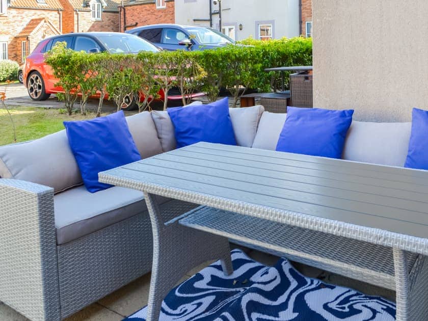 Sitting-out-area | Captain’s Retreat, Filey