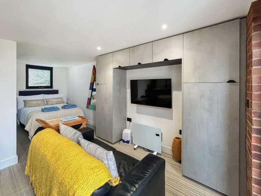 Living area | The Cabin - Pagham Retreats, Pagham, near Bognor Regis 