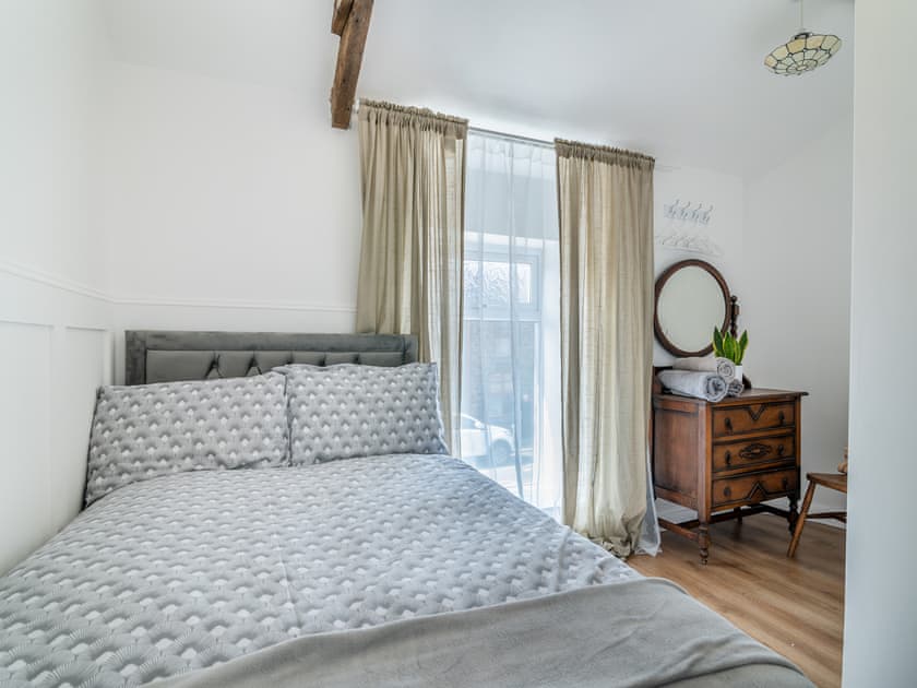 Double bedroom | High Street Cottage, Treorchy