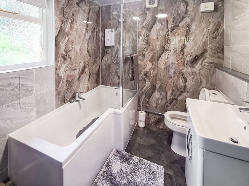 Bathroom | Rock Cottage, Aldwark, near Brassington