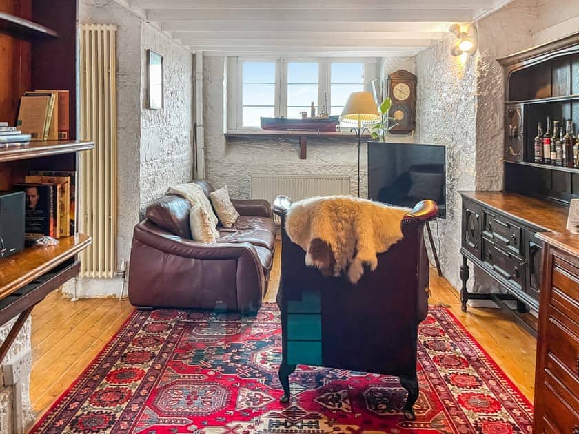 Living area | Victoria, Montrose