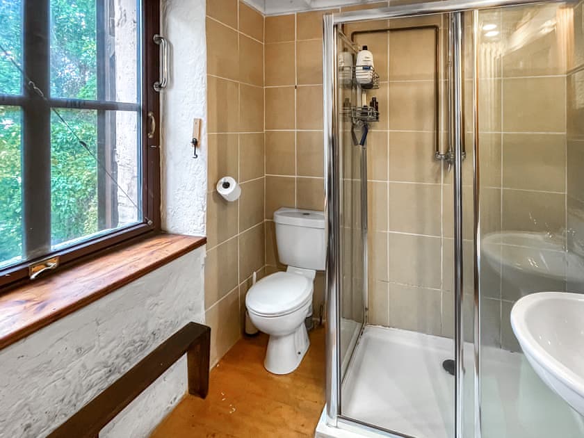 Bathroom | Victoria, Montrose
