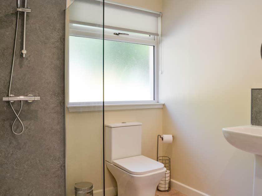 Bathroom | Aberfoyle Apartment 1 - Hazel - Loch Apartments, Aberfoyle