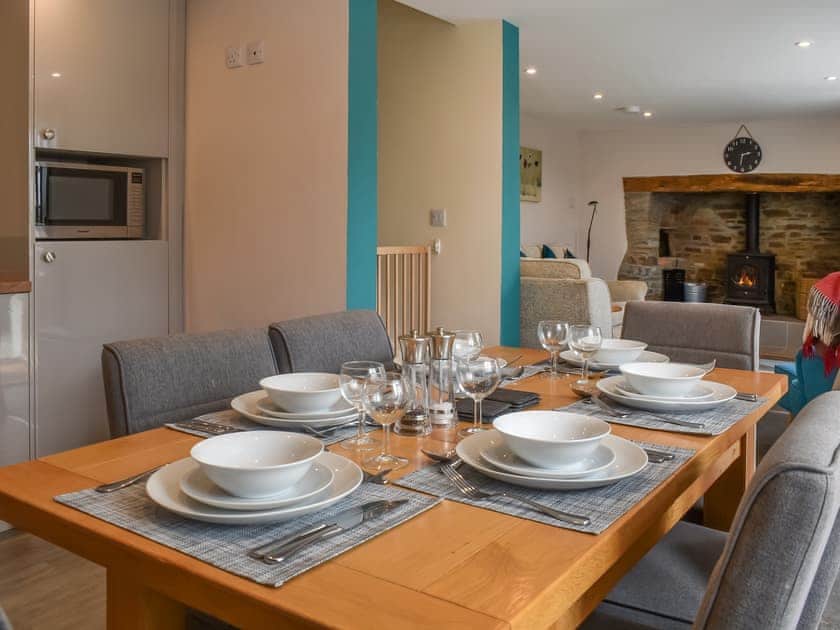 Dining Area | Rose Cottage - Bennacott Farm Cottages, Launceston