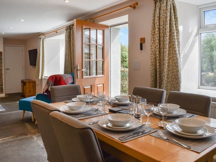 Dining Area | Rose Cottage - Bennacott Farm Cottages, Launceston