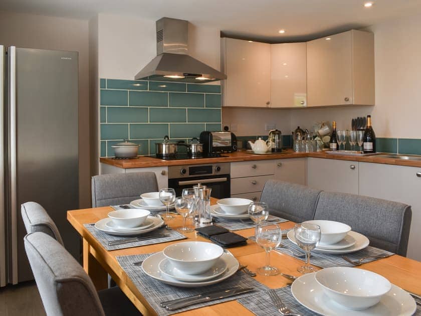 Kitchen | Rose Cottage - Bennacott Farm Cottages, Launceston