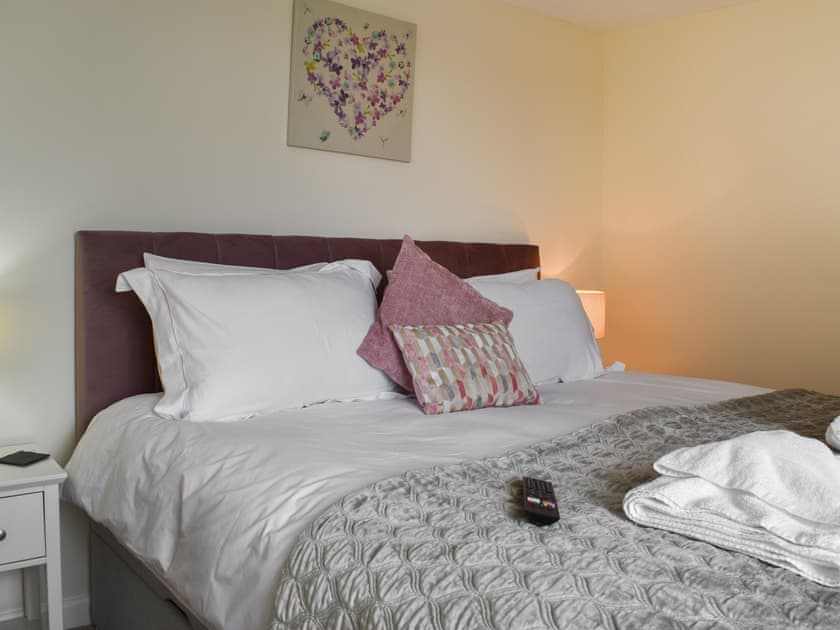 Double bedroom | Rose Cottage - Bennacott Farm Cottages, Launceston