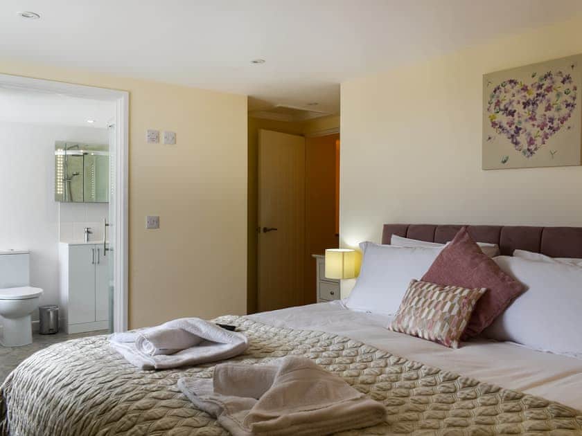 Double bedroom | Rose Cottage - Bennacott Farm Cottages, Launceston