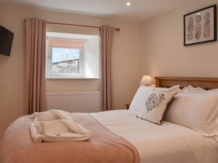 Double bedroom | Rose Cottage - Bennacott Farm Cottages, Launceston