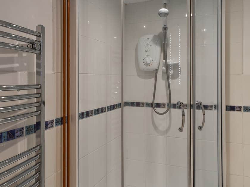 Bathroom | Rose Cottage - Bennacott Farm Cottages, Launceston