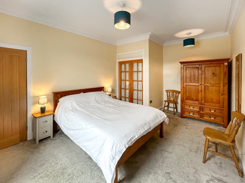 Double bedroom | Inveravon Cottage, Polmont, Linlithgow