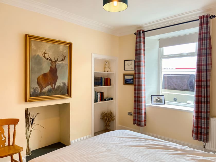 Double bedroom | Inveravon Cottage, Polmont, Linlithgow