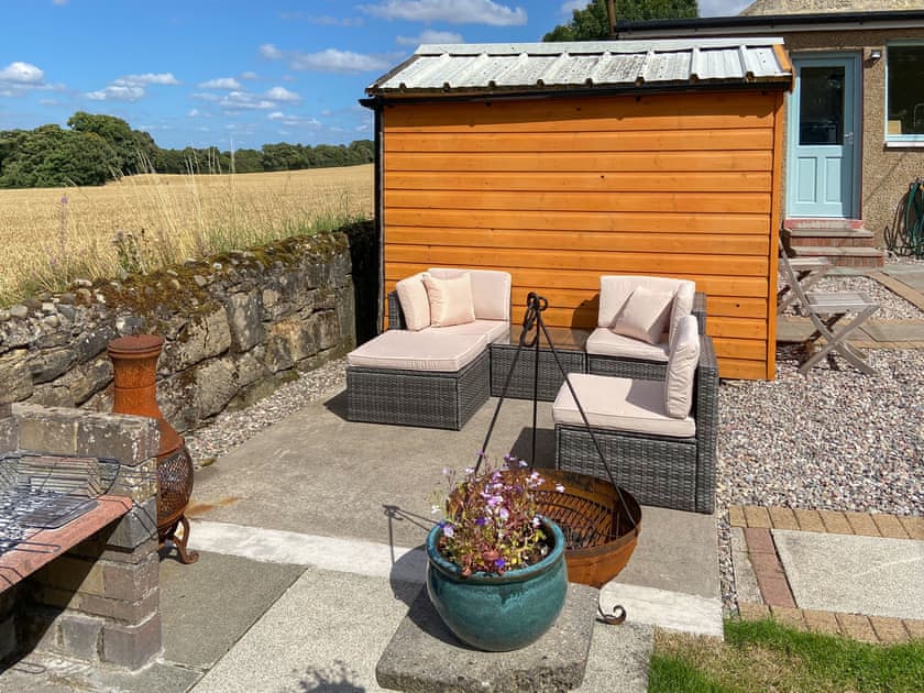 Sitting-out-area | Inveravon Cottage, Polmont, Linlithgow