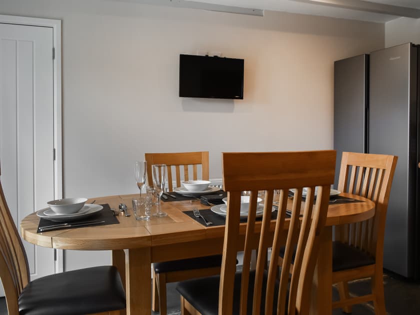 Kitchen/diner | Horseshoe Cottage - Bennacott Farm Cottages, Launceston