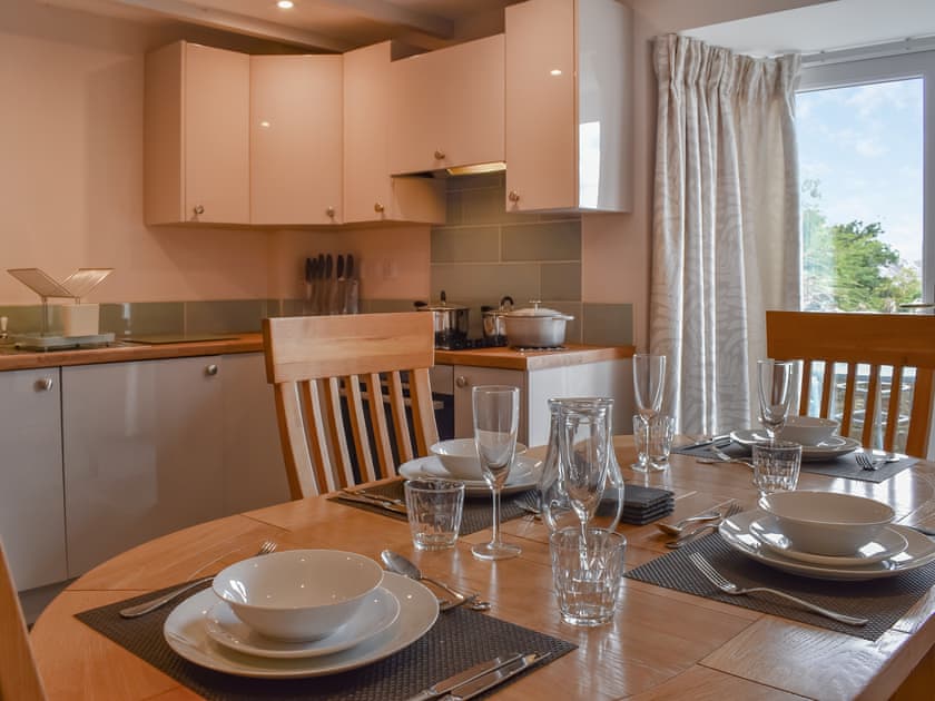 Kitchen/diner | Horseshoe Cottage - Bennacott Farm Cottages, Launceston