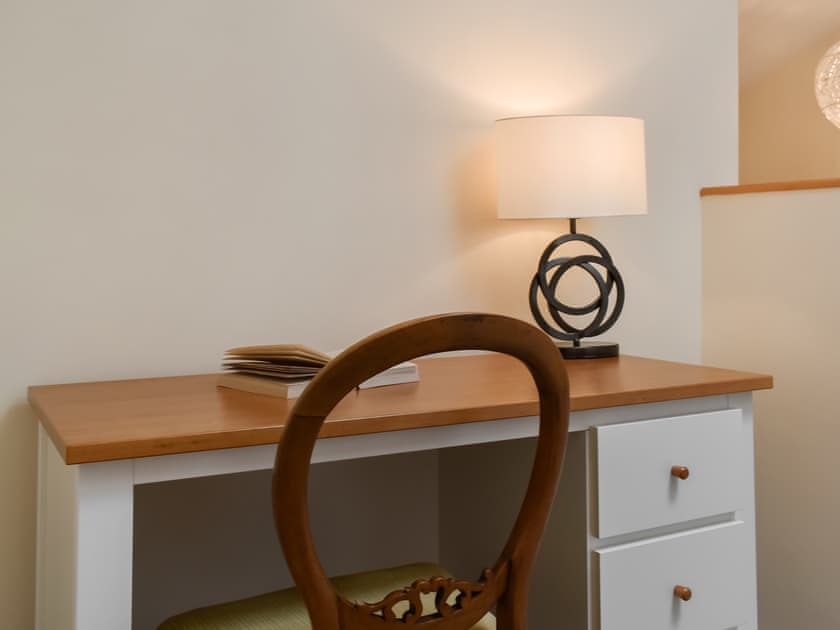Interior | Horseshoe Cottage - Bennacott Farm Cottages, Launceston