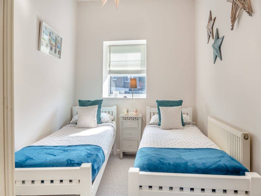 Twin bedroom | Tyn Giat Cottage, Amlwch and North Anglesey Heritage Coast