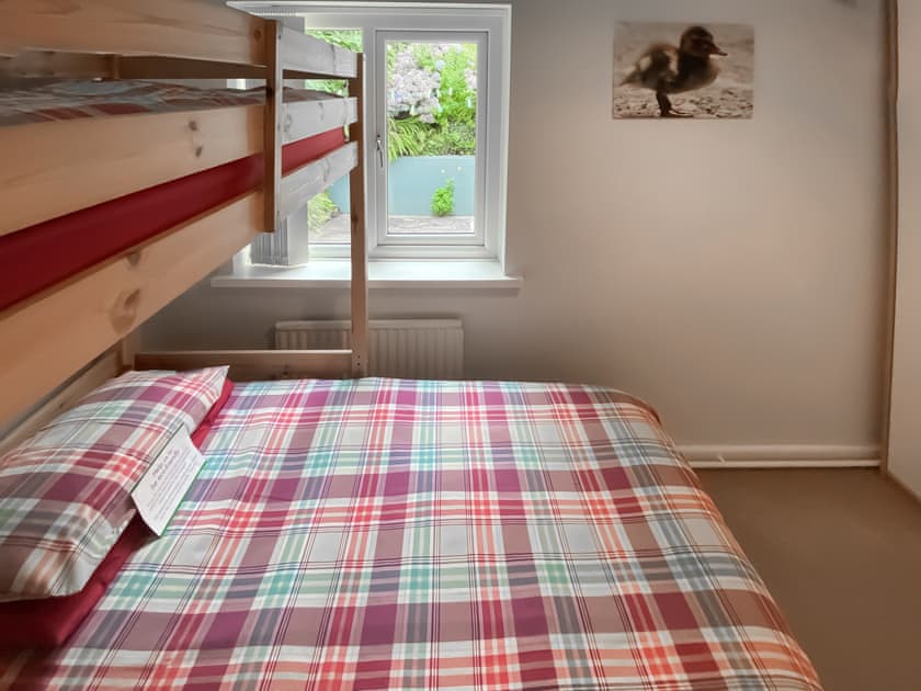 Bunk bedroom | Ty Howton, Craig-Cefn-Parc, near Clydach