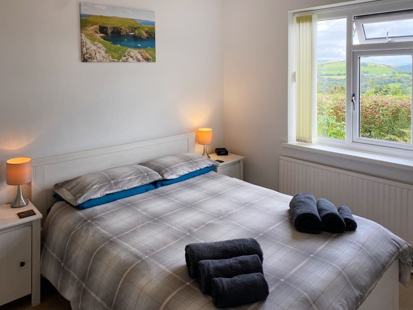 Cosy double bedroom | Ty Howton, Craig-Cefn-Parc, near Clydach