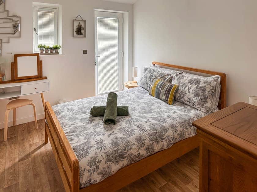 Double bedroom | Secretseaview, West Mersea