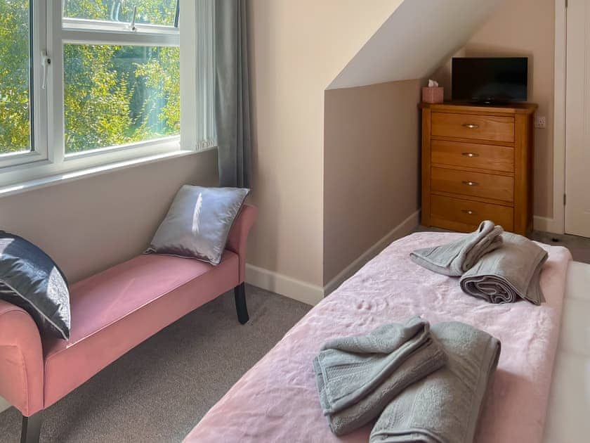 Double bedroom | Fox Cottage, Camerton, near Hull