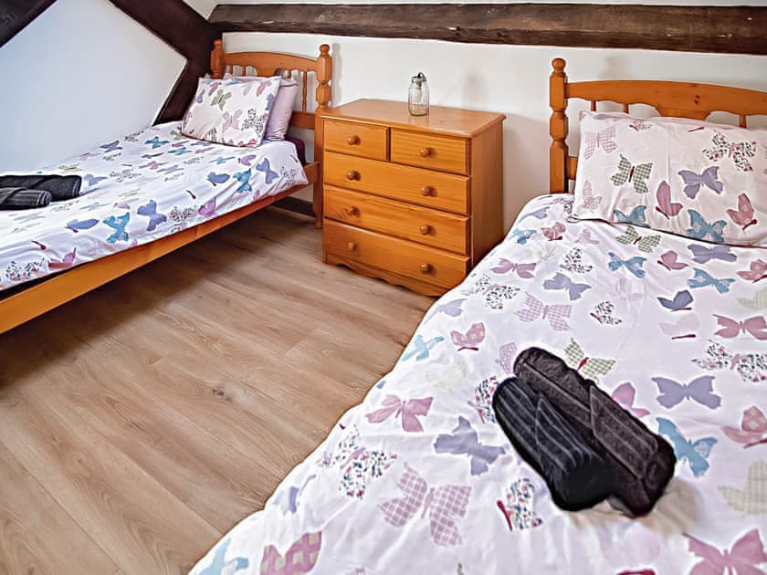 Twin bedroom | The Auction House, Criccieth