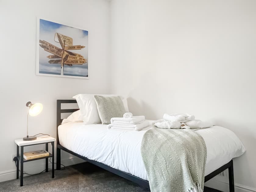 Twin bedroom | Pavilion Mews, Buxton