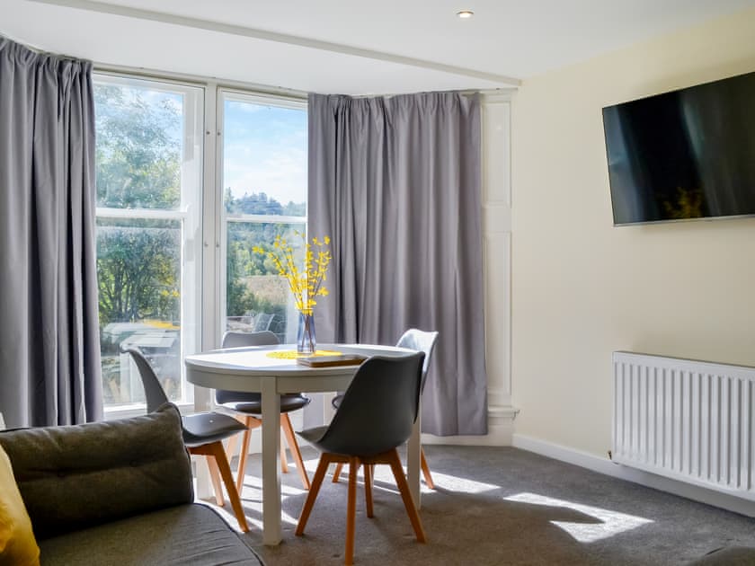 Living room/dining room | Aberfoyle Apartment 4 - Oak - Loch Apartments, Aberfoyle