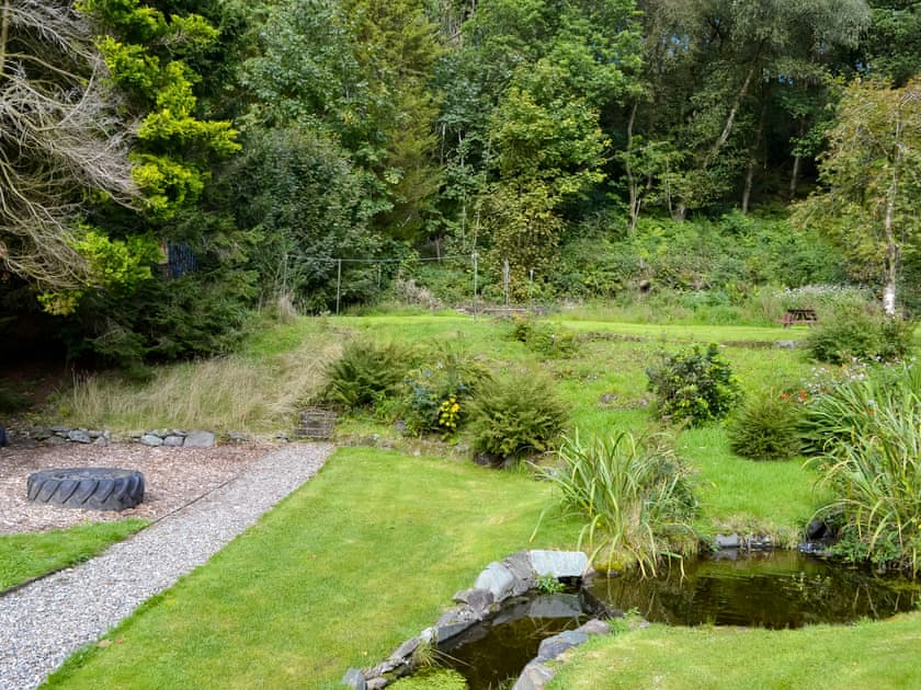 Garden | Aberfoyle Apartment 4 - Oak - Loch Apartments, Aberfoyle