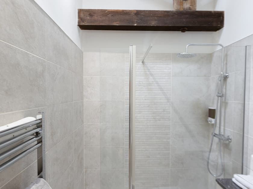En-suite shower room | Mulberry Cottage, Harwood Dale, near Scarborough