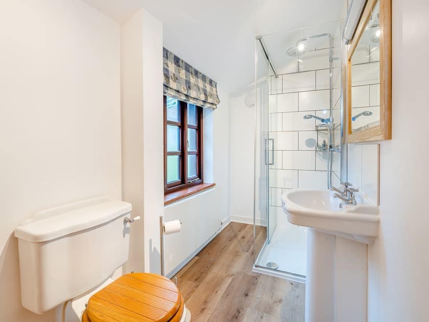 Bathroom | Heol Llygoden, Pengenffordd, Talgarth, Brecon