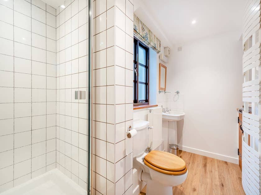 Bathroom | Heol Llygoden, Pengenffordd, Talgarth, Brecon