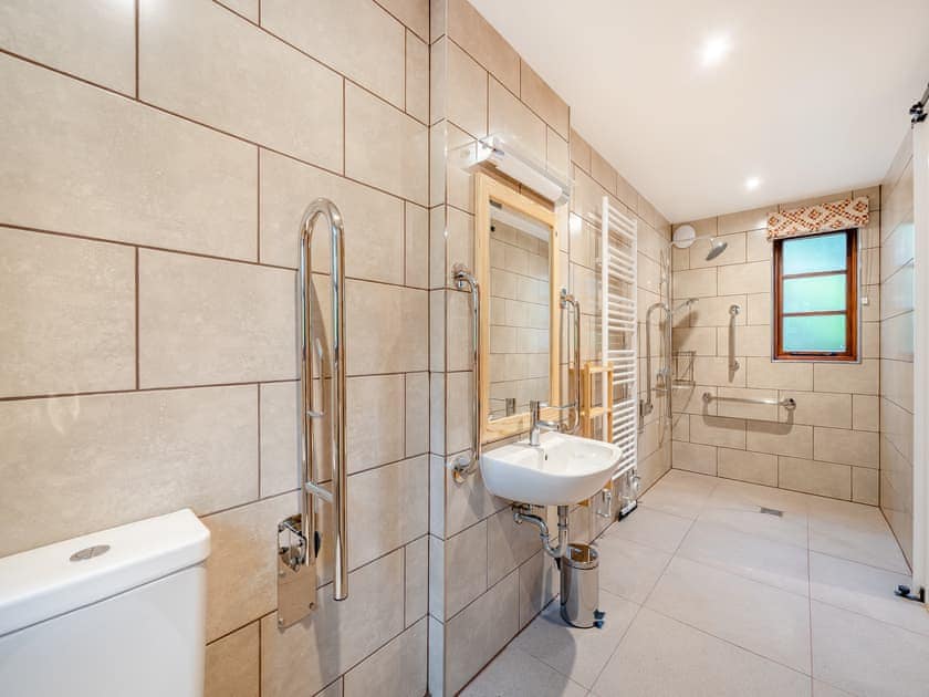 Bathroom | Heol Llygoden, Pengenffordd, Talgarth, Brecon