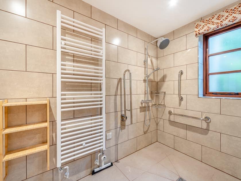 Bathroom | Heol Llygoden, Pengenffordd, Talgarth, Brecon