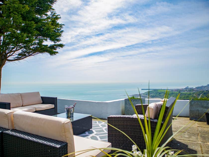 Sitting-out-area | Eagles Nest, Capel-le-Ferne