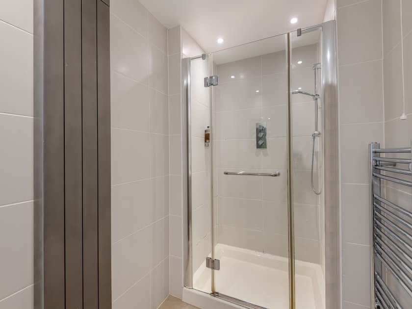 Bathroom | Eagles Nest, Capel-le-Ferne