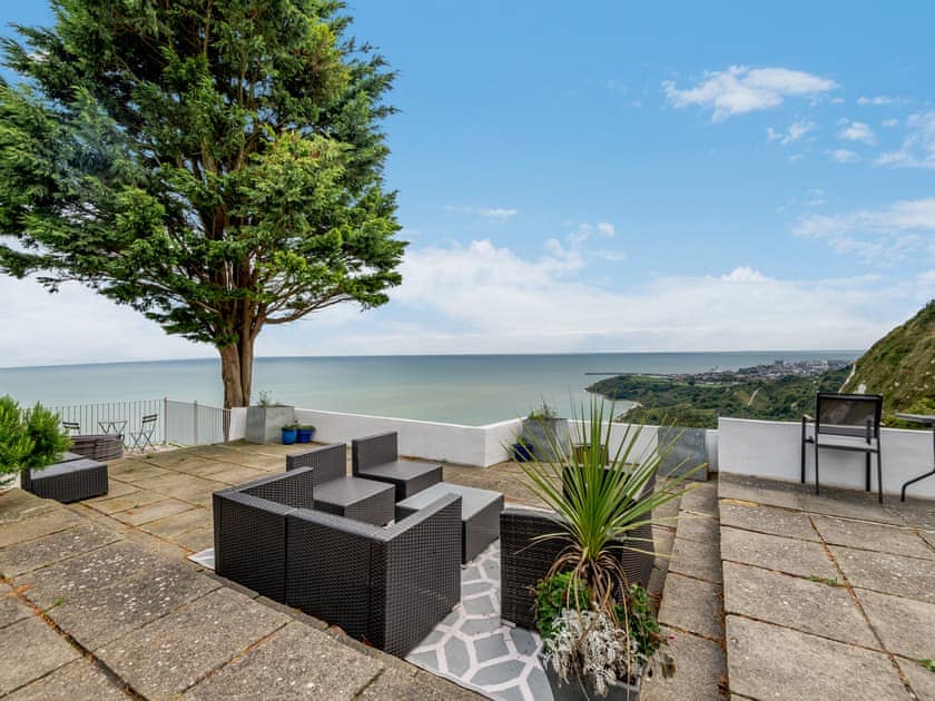 Sitting-out-area | Eagles Nest, Capel-le-Ferne