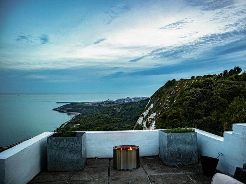 Sitting-out-area | Eagles Nest, Capel-le-Ferne