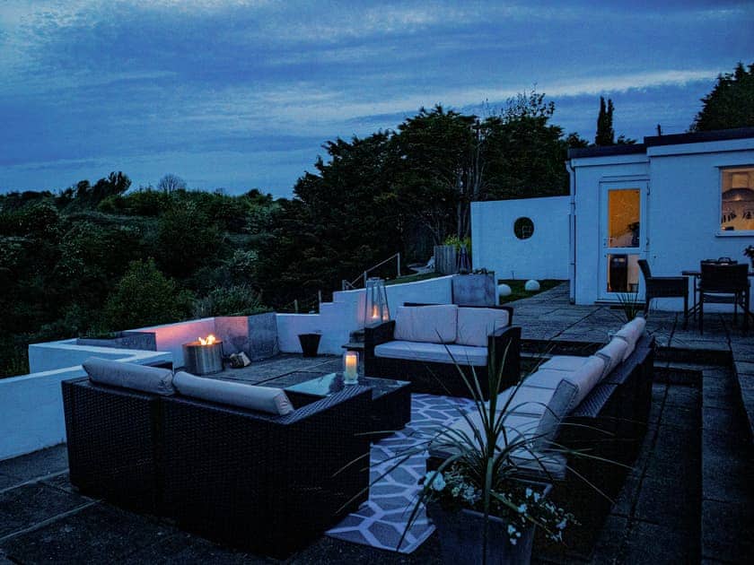 Sitting-out-area | Eagles Nest, Capel-le-Ferne