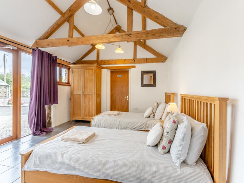 Twin bedroom | Higher Churchtown Farm - The Place 2 B - Higher Churchtown Farm Barns, Tresmeer, near Launceston
