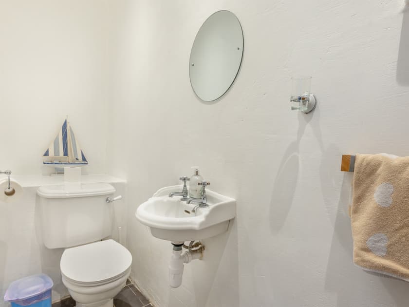 Bathroom | Higher Churchtown Farm - The Place 2 B - Higher Churchtown Farm Barns, Tresmeer, near Launceston