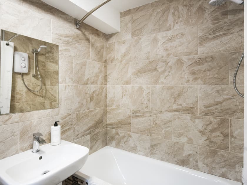 Bathroom | Mill Cottage, Aberdyfi