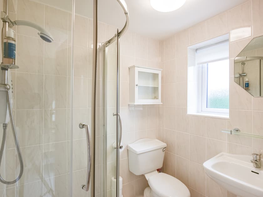 Bathroom | Mill Cottage, Aberdyfi