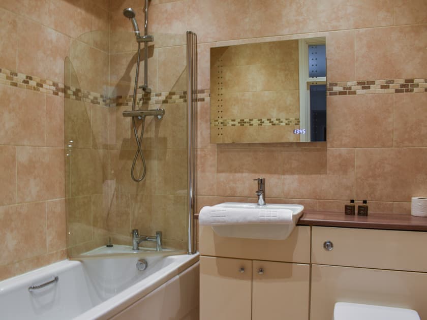 Bathroom | Eldeston holidays - Flat 5E - Edleston House, Aberystwyth