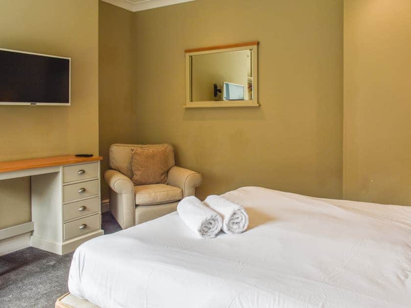 Double bedroom | Edleston Holidays - Flat 3E - Edleston House, Aberystwyth