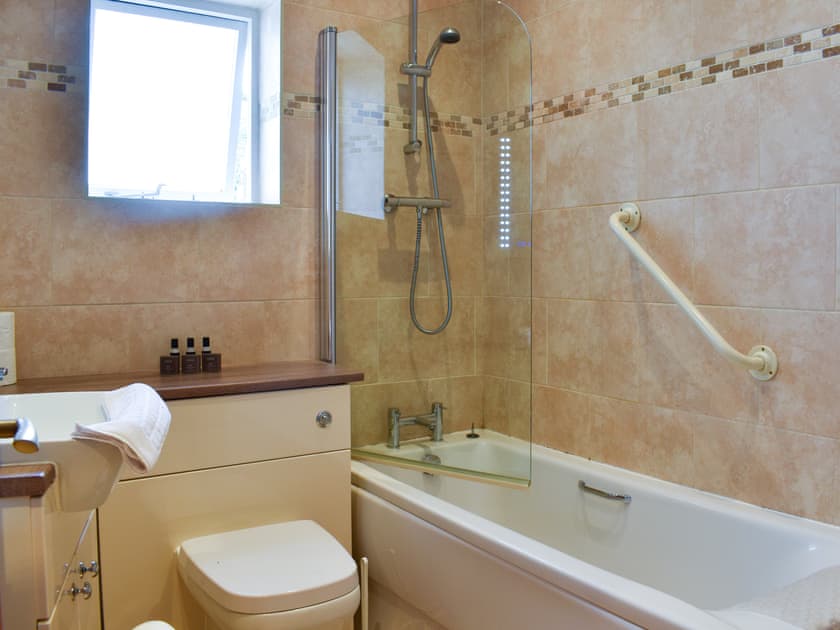 Bathroom | Edleston Holidays - Flat 3E - Edleston House, Aberystwyth