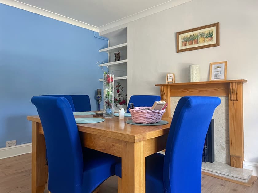 Dining Area | Gwenynen Fel Cottage, Burry Port