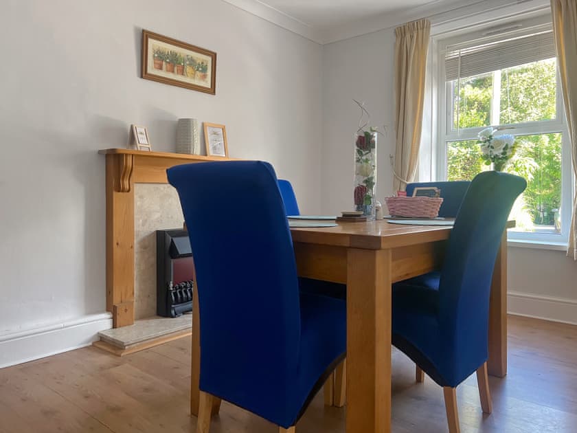 Dining Area | Gwenynen Fel Cottage, Burry Port